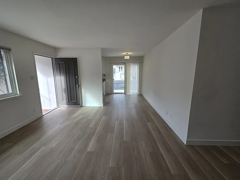 910 Academy Ave — Photo 5