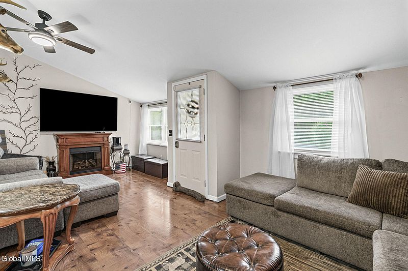 2nd image of 298 Peck Road