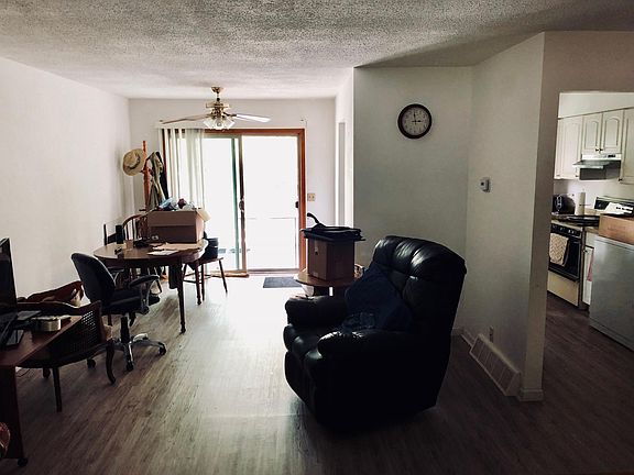 3rd image of 2283 12th Ave E