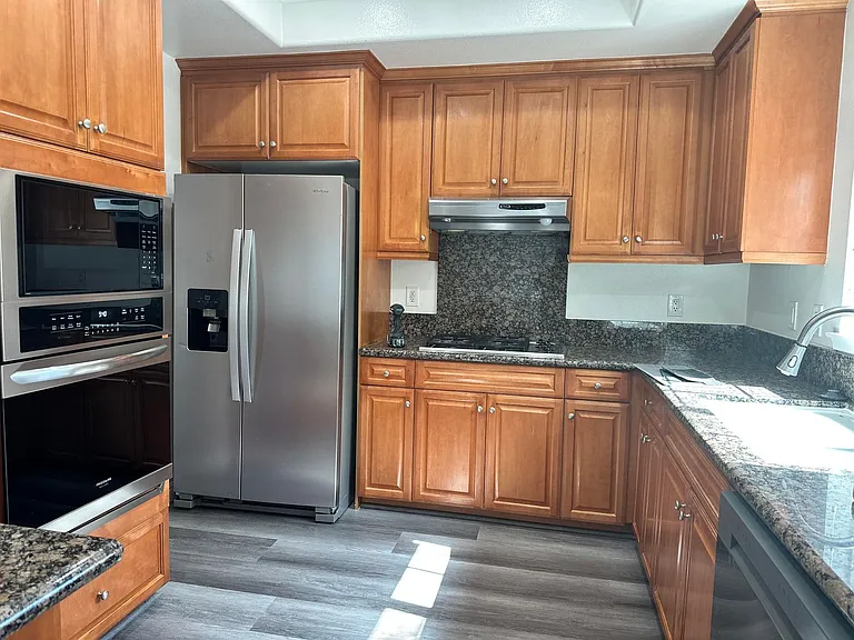 1968 Cherry Ave #12 — Photo 4