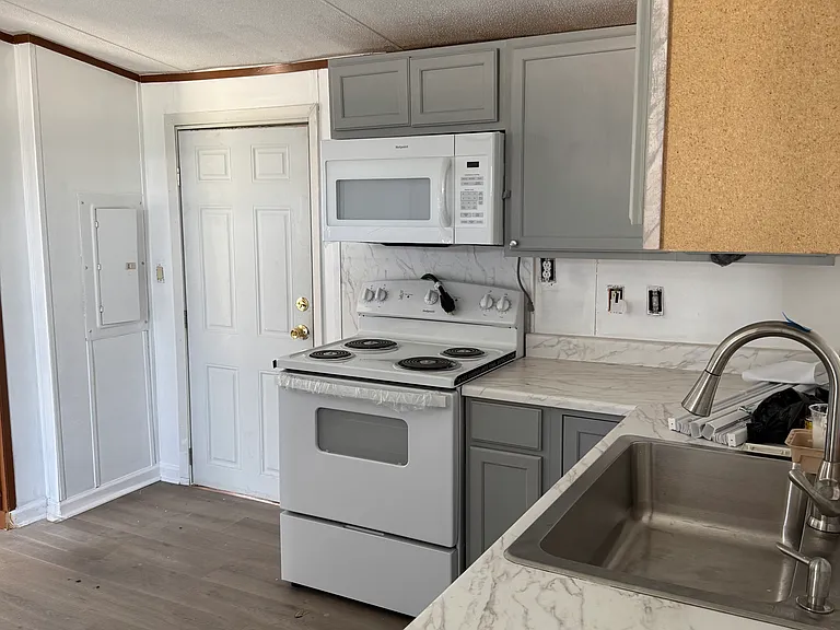 230 Marlboro Rd — Photo 5