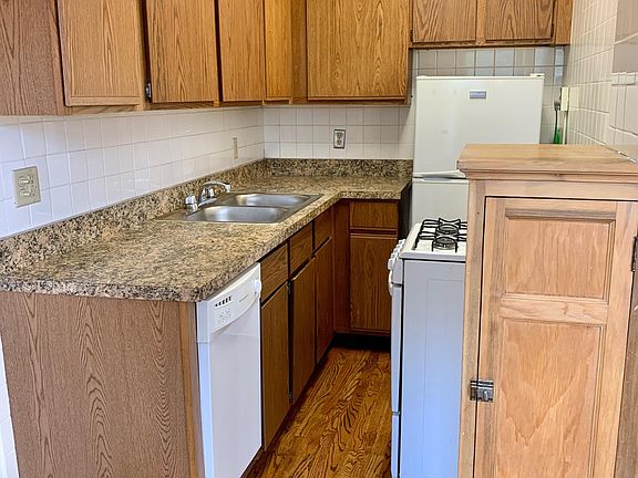 Deluxe 375 sq. ft. Studio