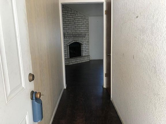 2nd image of 2222 Meadowcreek Dr
