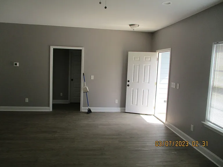 110 Twelve Oaks Ct — Photo 2