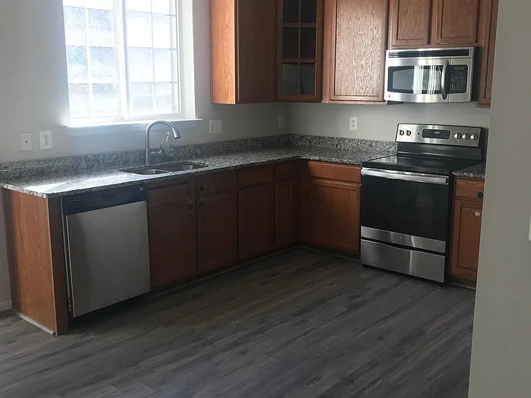 6962 Sparks Ct — Photo 5