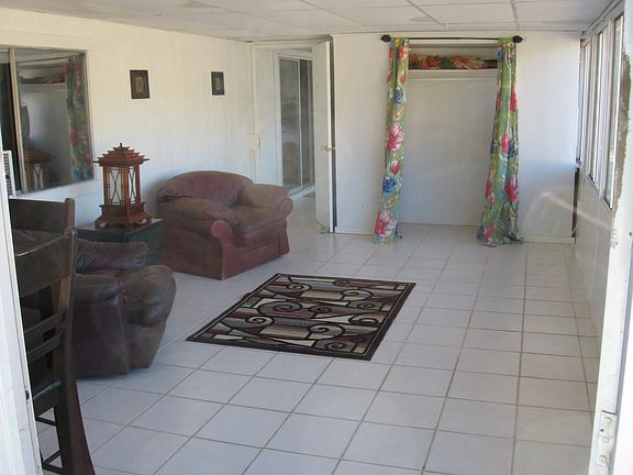3rd image of 20205 Henry Rd