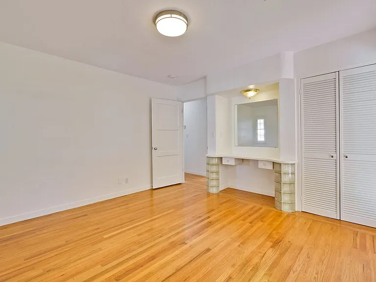 2990 Cowper St — Photo 35