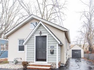 4202 Orchard Park Dr, Parma, OH 44134