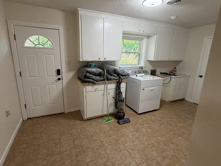 2320 Grangeway Rd — Photo 14