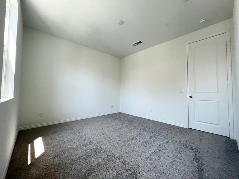 207 Merit — Photo 25