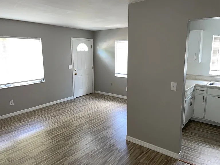 2243 Euclid Ave — Photo 13