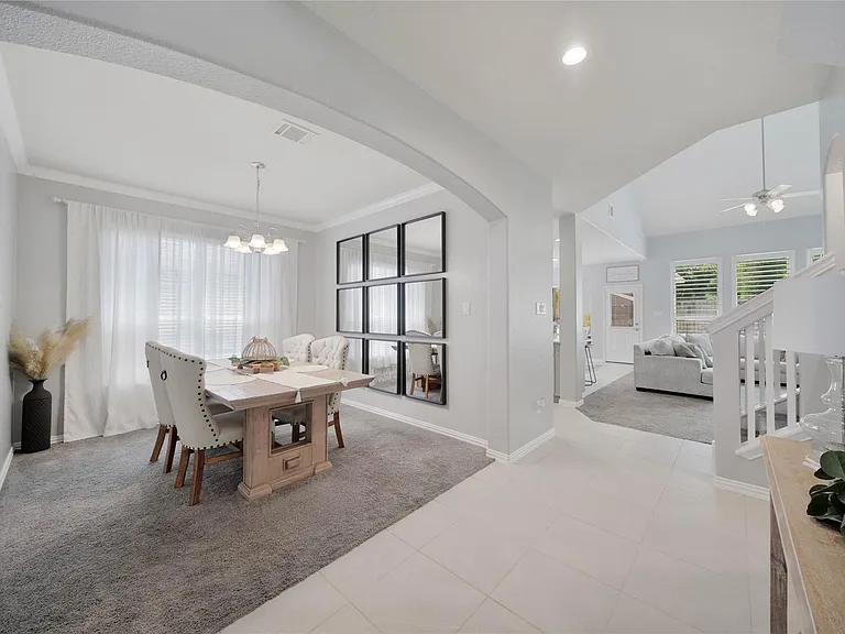 26028 Hasting Ridge Ln — Photo 3