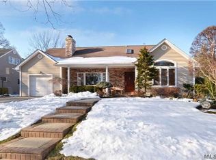 2169 Seneca Dr N, Merrick, NY 11566