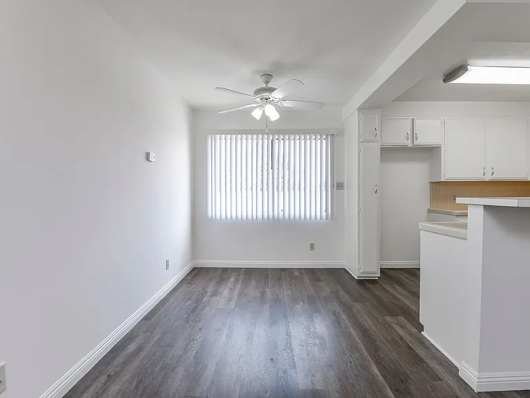 1799 N Hollywood Way — Photo 56
