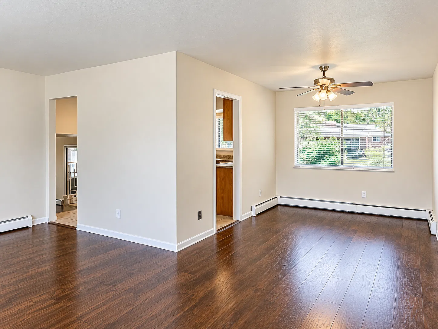 3 bed, 3.5 bath, 1828 sqft, $2,940 — Photo 3