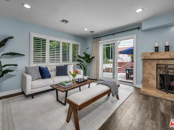 21701 Costanso St, Woodland Hills, CA 91364