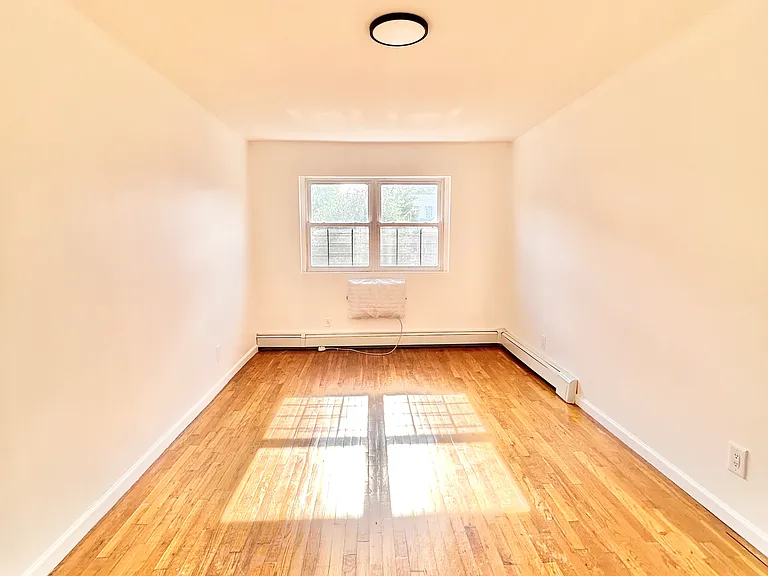 2753 Tenbroeck Ave #3 — Photo 6
