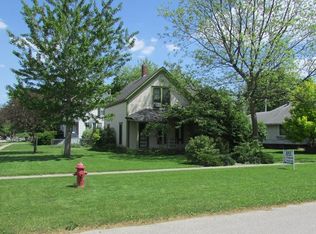 996 Marengo Ave, Marengo, IA 52301