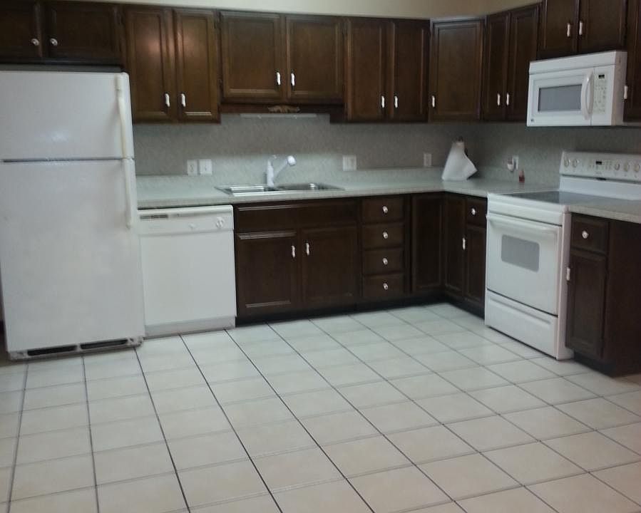 Large eat-in kitchen