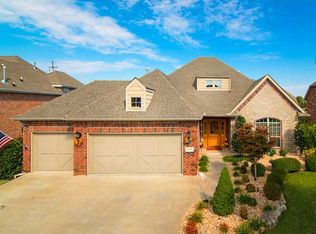 802 SW Thorncroft Ave, Bentonville, AR 72712