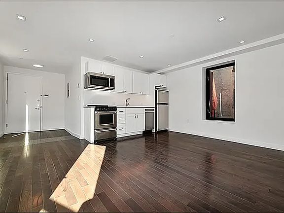 4th image of 175 E Houston St #4B
