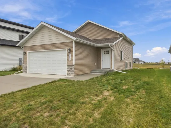 7691 Cub Creek Way, Horace, ND 58047