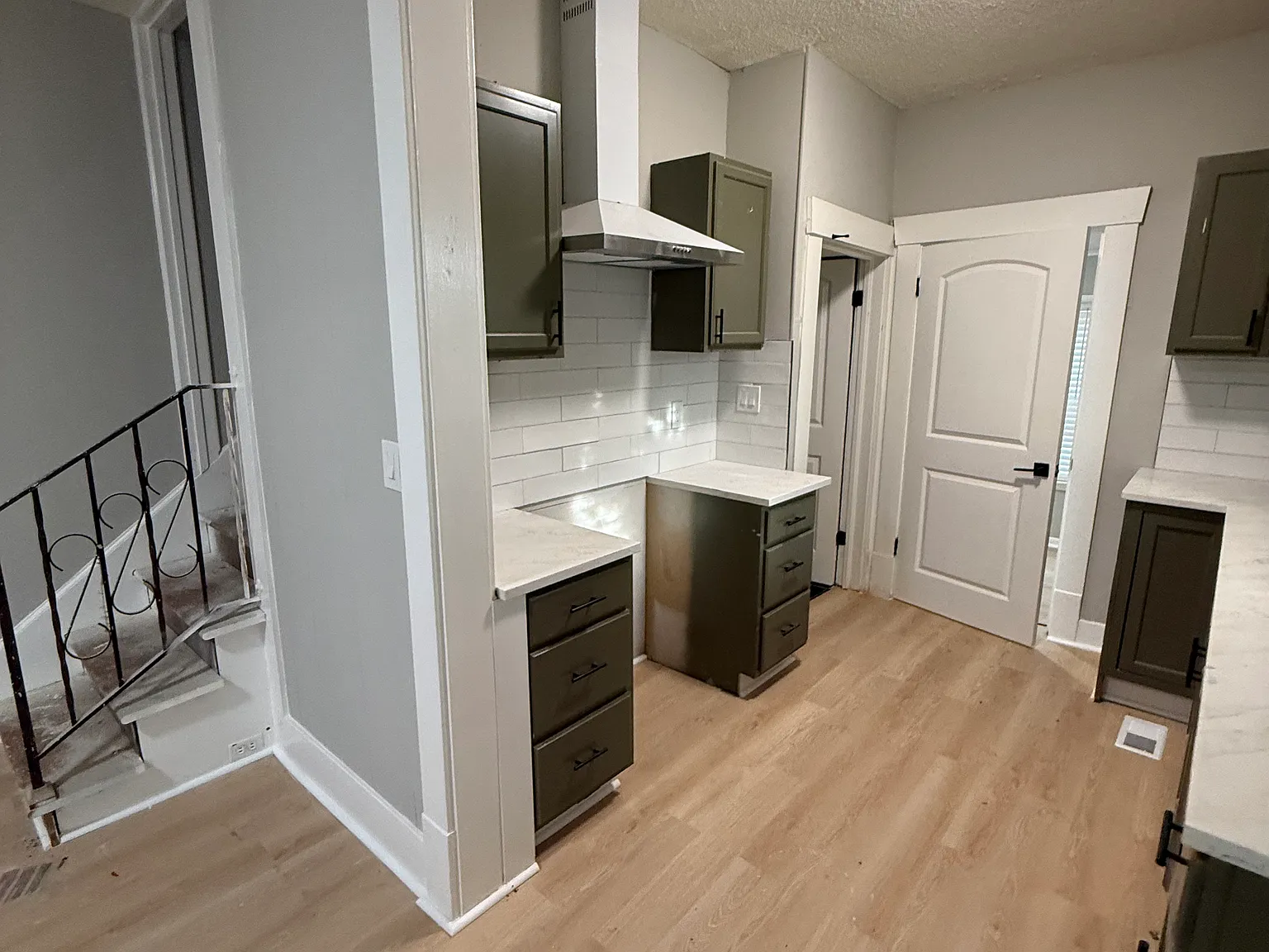 4 bed, 2150 sqft, $2,600 — Photo 2