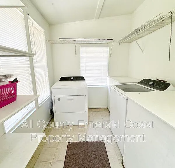 733 Beach Dr — Photo 31