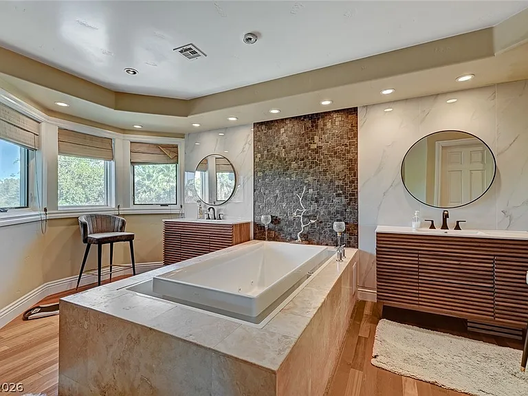 7001 Alamitos Cir — Photo 40