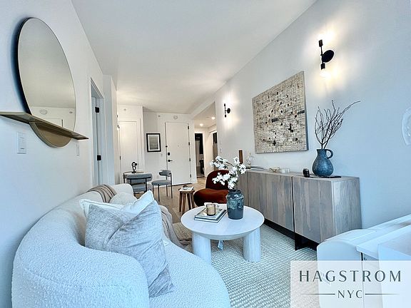4th image of 1042 President St #7C