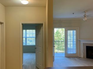 300 Vista Lake Dr APT 303, Candler, NC 28715