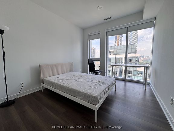 5th image of 3 Gloucester St #4002