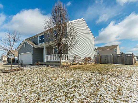 3rd image of 716 Alexia Ct