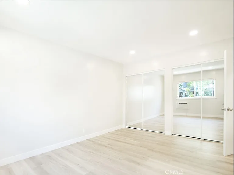 2027 Vista Del Mar St #6 — Photo 15
