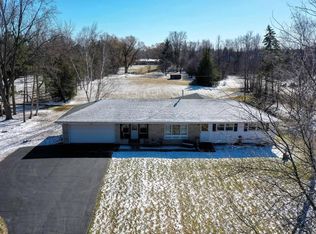 1803 W Fiesta Ln, Mequon, WI 53092