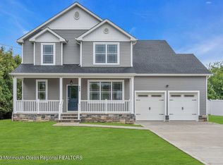 688 Clifton Ave, Toms River, NJ 08753