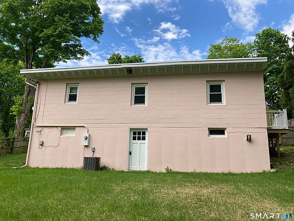 3rd image of 10 Phelps Ln