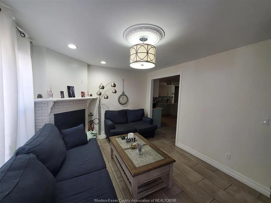 3 bed, 2.5 bath, $2,250 — Photo 2