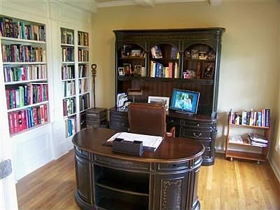 3rd image of 300 Shiloh Cove Ct