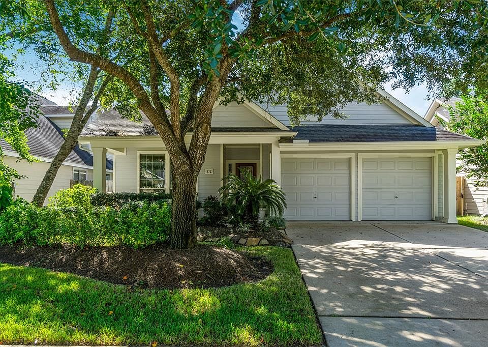 Welcome home to 15727 Stiller Park Dr.