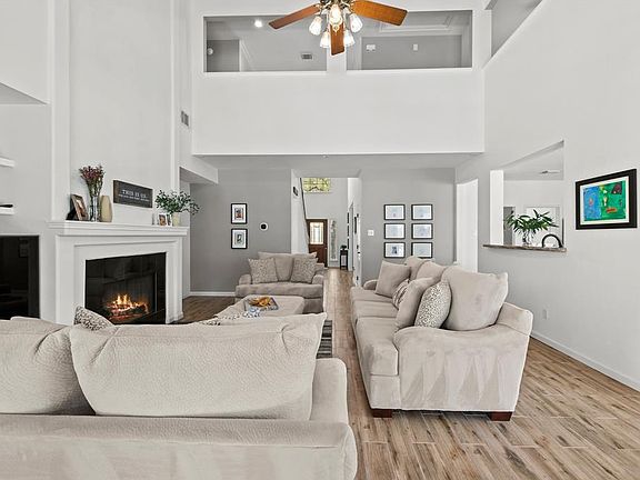 3rd image of 5218 Windcrest Ct