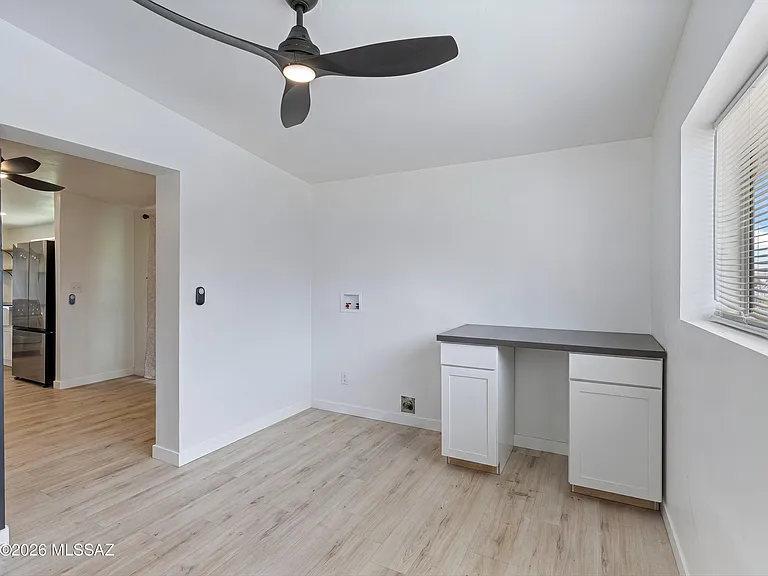 227 S Avenue B — Photo 13