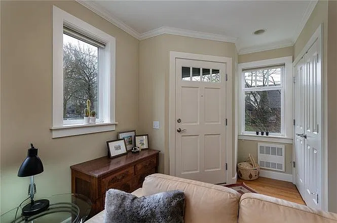 834 34th Ave — Photo 3
