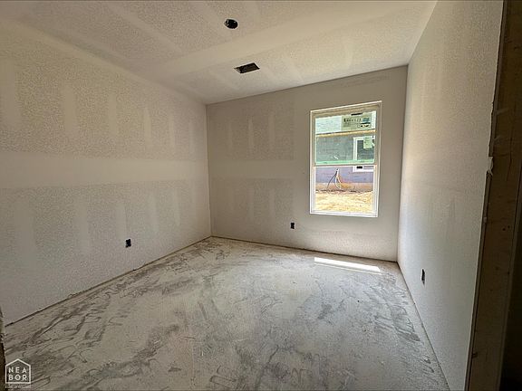 4th image of 5035 Yukon Dr
