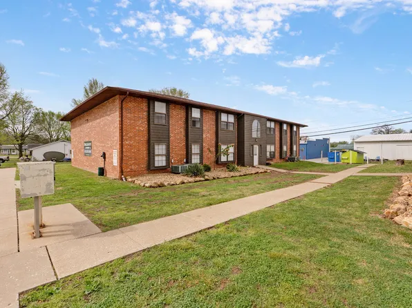 1221 S Park Ave, Aurora, MO