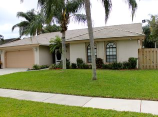 460 Oregon Ln, Boca Raton, FL 33487