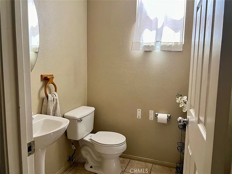 142 Jessica Ln — Photo 7