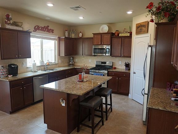 4th image of 9308 Red Pine Dr