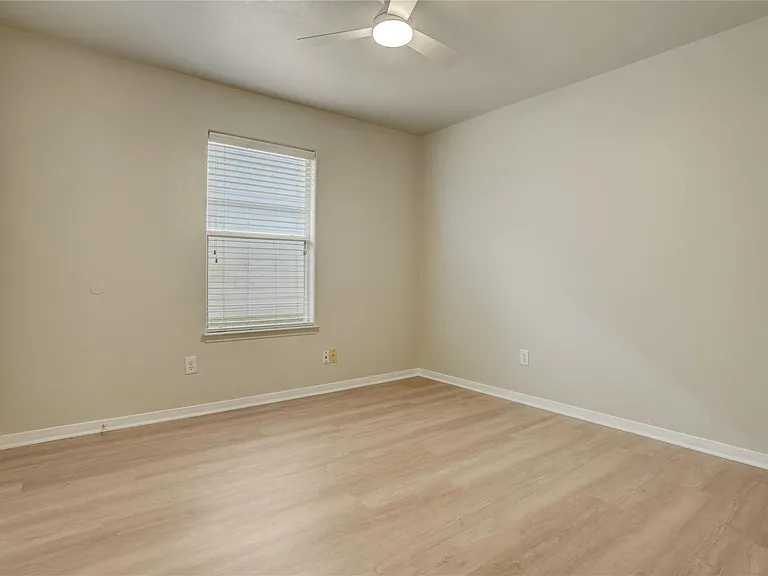 822 Crabapple Way — Photo 14