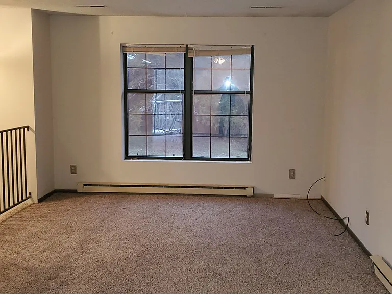 8303 W Southeast Ct — Photo 2